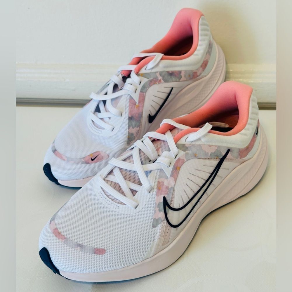 Nike Women’s Quest 5 Premium Road Running sneakers size 7,5 new - Picture 8 of 13